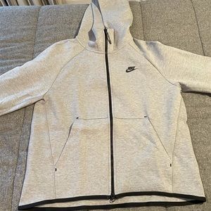 Nike Tech Fleece Light Gray Size Large